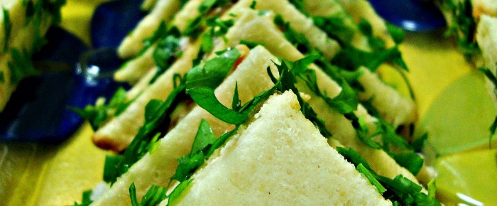 Νόστιμα πράσινα σάντουιτς με σολομό!/Delicious green salmon sandwiches! Νόστιμα πράσινα σάντουιτς με σολομό!/Delicious green salmon sandwiches!